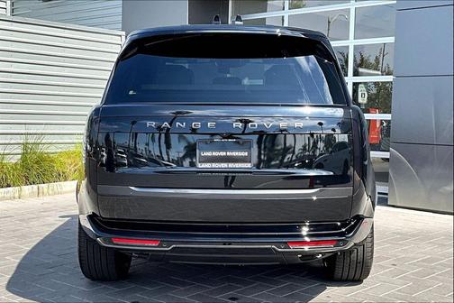 2025 Land Rover Range Rover P400 SE