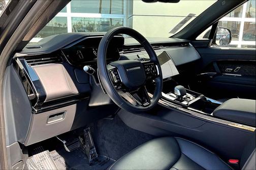 2025 Land Rover Range Rover Sport SE