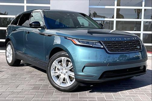 Giola Green Metallic 2026 Land Rover Range Rover Velar P250 S