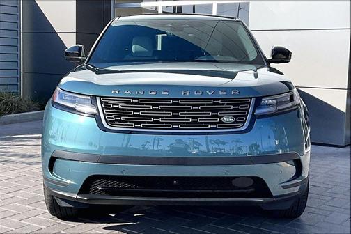 Giola Green Metallic 2026 Land Rover Range Rover Velar P250 S