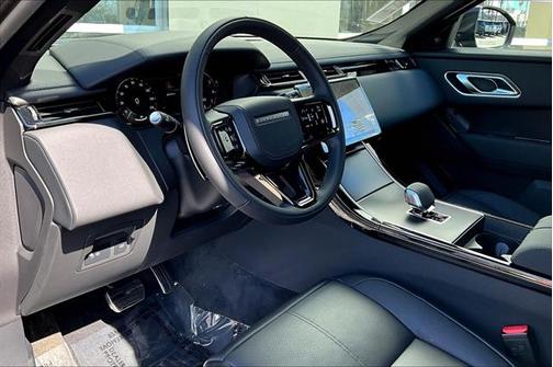 2026 Land Rover Range Rover Velar P250 SE R-Dynamic