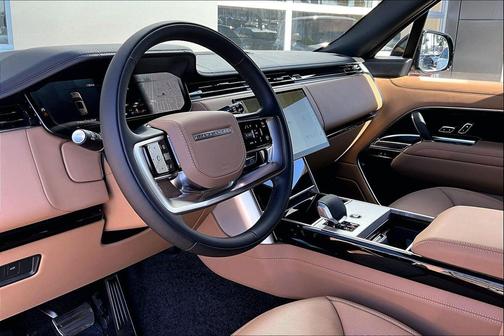 2026 Land Rover Range Rover P530 SE