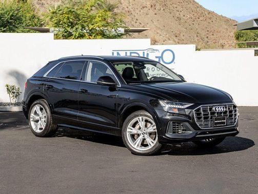 Mythos Black Metallic 2023 Audi Q8 55 Premium Plus