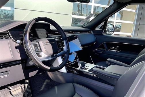 2026 Land Rover Range Rover P400 SE 7 Seat