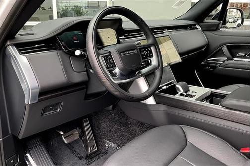 2025 Land Rover Range Rover P530 SE 7 Seat