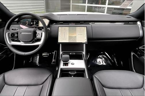 2025 Land Rover Range Rover P530 SE 7 Seat
