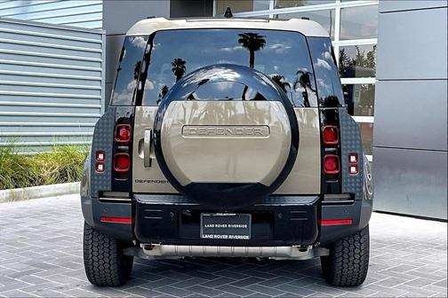 2025 Land Rover Defender 90 P300 S