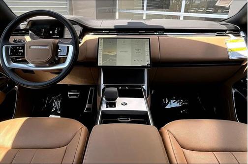 2025 Land Rover Range Rover P530 SE 7 Seat