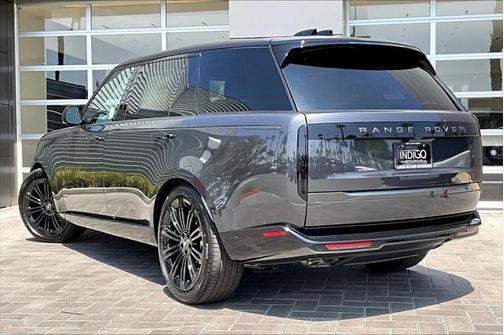 2025 Land Rover Range Rover P530 SE 7 Seat
