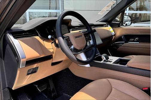 2025 Land Rover Range Rover P530 SE 7 Seat
