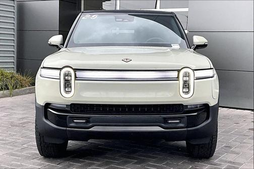 2025 Rivian R1S Premium Tri Motor Max Pack