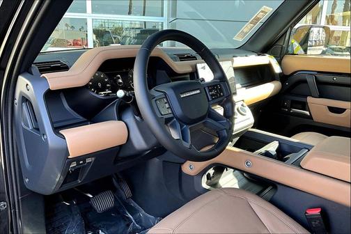 2025 Land Rover Defender 110 P400 X-Dynamic SE