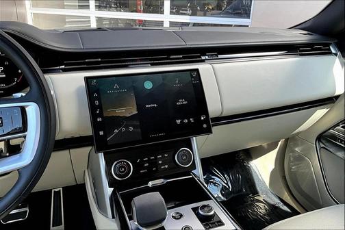 2023 Land Rover Range Rover P440e SE