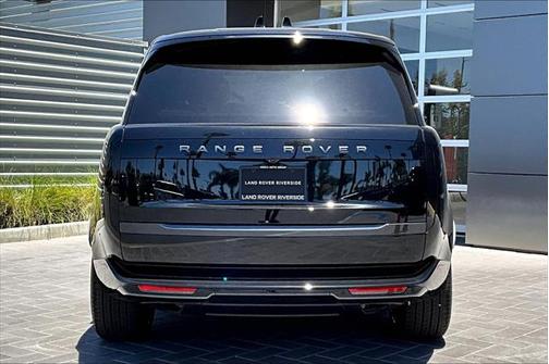 2025 Land Rover Range Rover P400 SE