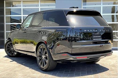 2025 Land Rover Range Rover P400 SE