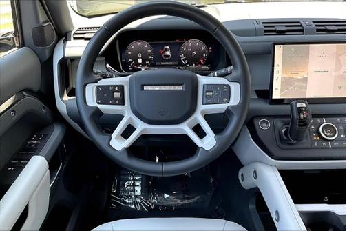 2025 Land Rover Defender 110 P300