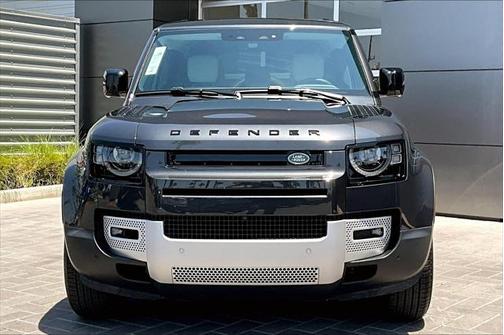2025 Land Rover Defender 110 P300