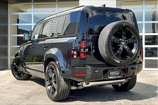 2025 Land Rover Defender 110 P400 X-Dynamic SE