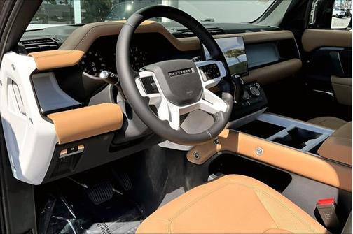 2025 Land Rover Defender 110 P400 X-Dynamic SE