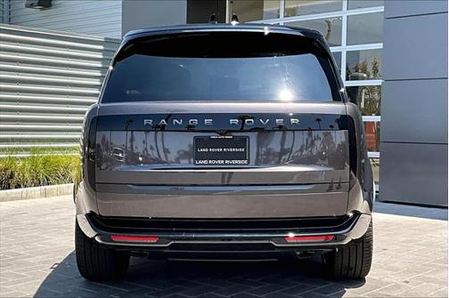2025 Land Rover Range Rover P550e SE