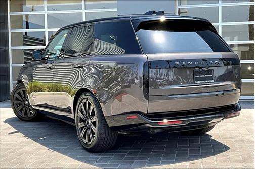 2025 Land Rover Range Rover P550e SE