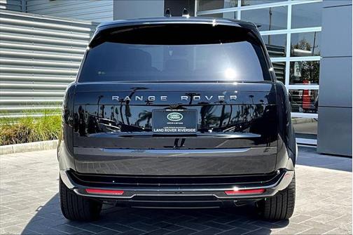 2025 Land Rover Range Rover P400 SE