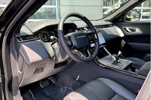 2026 Land Rover Range Rover Velar P250 SE R-Dynamic