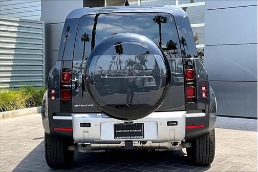 2025 Land Rover Defender 110 P400 S