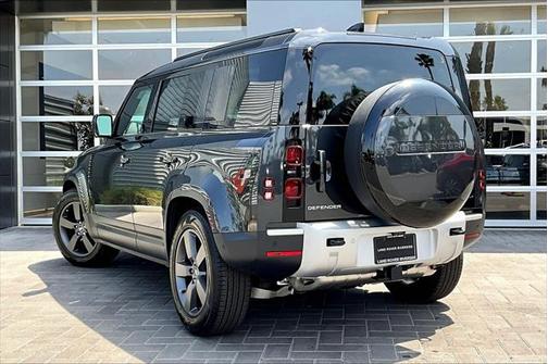2025 Land Rover Defender 110 P400 S
