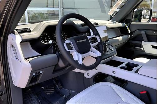 2025 Land Rover Defender 110 P400 S