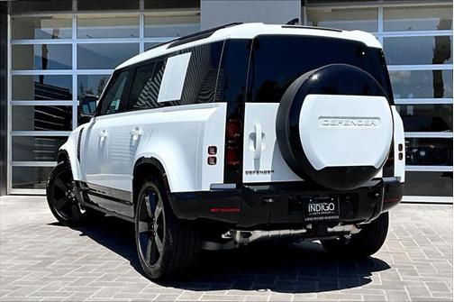 2025 Land Rover Defender 110 P400 X-Dynamic SE