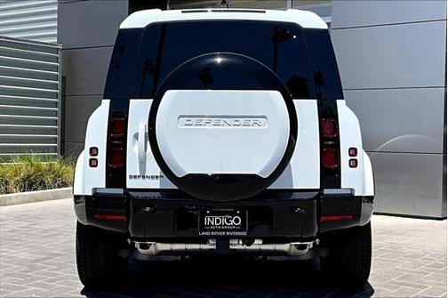 2025 Land Rover Defender 110 P400 X-Dynamic SE