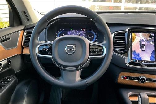 2024 Volvo XC90 B6 Plus Bright Theme 7-Seater