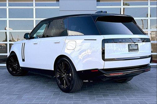 Black 2025 Land Rover Range Rover P550e SE