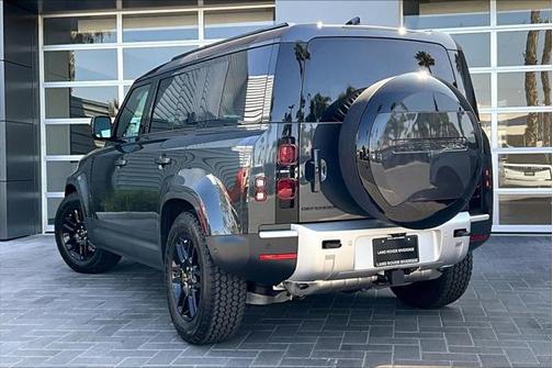 2025 Land Rover Defender 110 P300