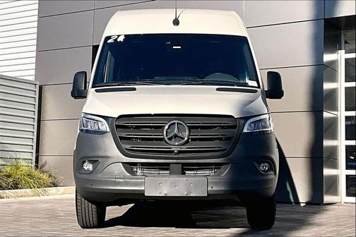 2024 Mercedes-Benz Sprinter 2500 Standard Roof