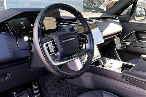 2026 Land Rover Range Rover P400 SE