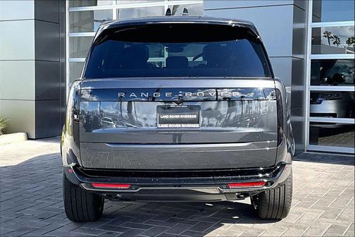 2026 Land Rover Range Rover P400 SE