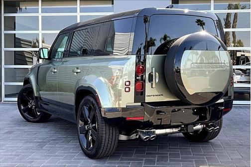 2025 Land Rover Defender 110 P500 X-Dynamic SE