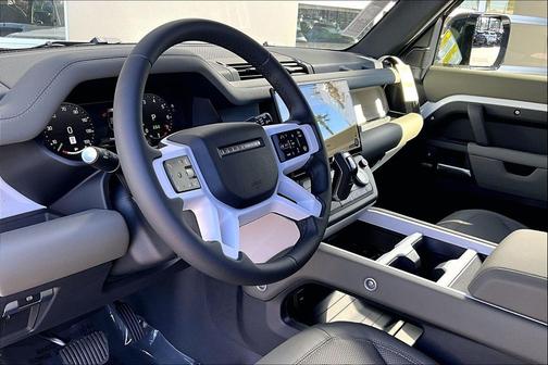 2026 Land Rover Defender P400 X-Dynamic SE