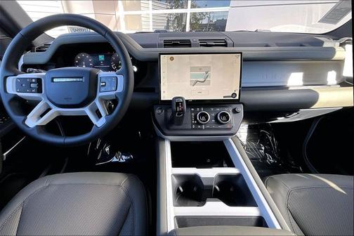 2026 Land Rover Defender P400 X-Dynamic SE