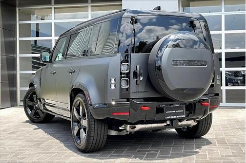 2025 Land Rover Defender 110 P400 X