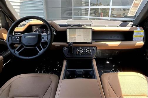 2025 Land Rover Defender 130 P400 X-Dynamic SE