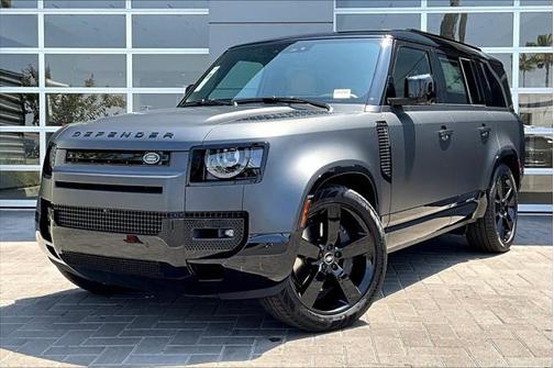 2025 Land Rover Defender 130 P400 X-Dynamic SE