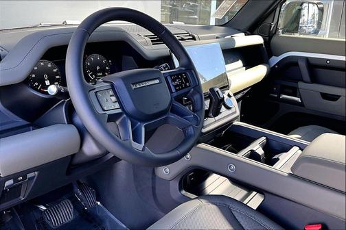 2026 Land Rover Defender P400 X-Dynamic SE