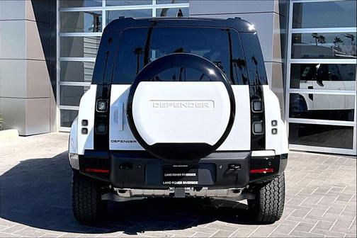 2026 Land Rover Defender P400 X-Dynamic SE