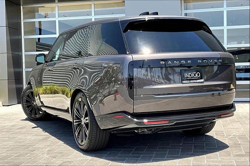 2025 Land Rover Range Rover P530 SE 7 Seat