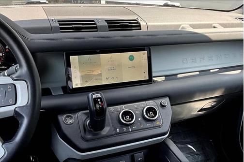 2024 Land Rover Defender 110 P300