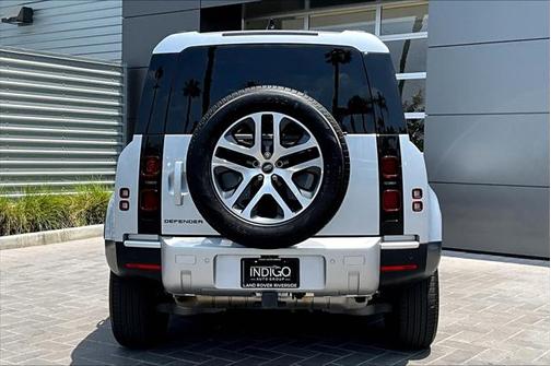 2024 Land Rover Defender 110 P300