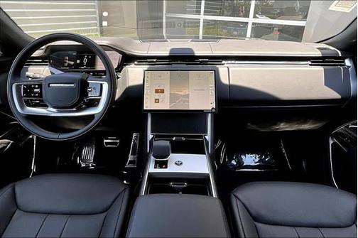 2025 Land Rover Range Rover P400 SE